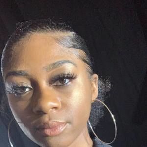 Meet your Posher, Bella